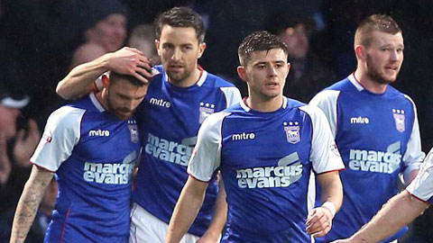 19h15 ngày 10/1: Ipswich vs Derby County
