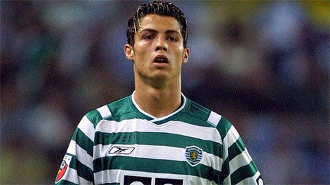 Ronaldo từng bị nhắc về thói lạm dụng rê dắt