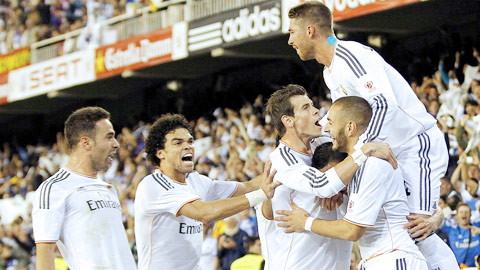 Real Madrid: Ngai vàng vẫy gọi, kỷ lục đang chờ!