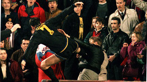 Tròn 20 năm cú kung-fu của Cantona: Người trong cuộc đều run sợ