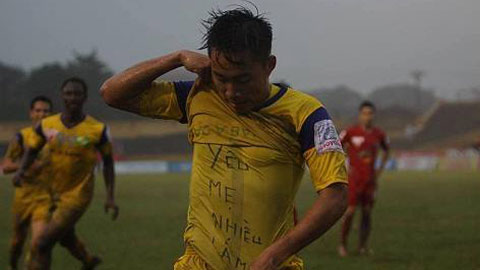 Ngôi sao U19 Việt Nam tặng bàn thắng cho mẹ