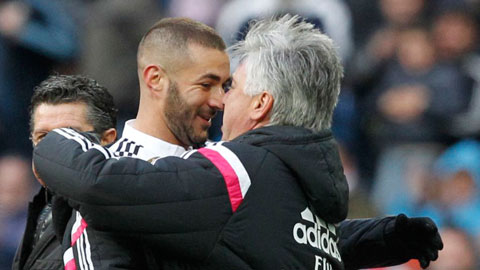 Benzema san bằng thành tích của Ronaldo "béo": Đừng quên “chú mèo” của Mourinho!