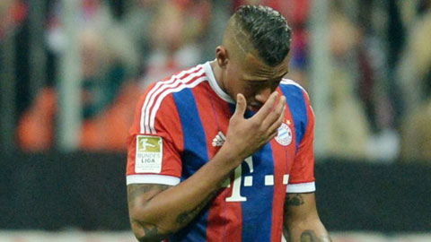 Boateng bị treo giò 3 trận, Bayern bắt đầu biết "khổ"