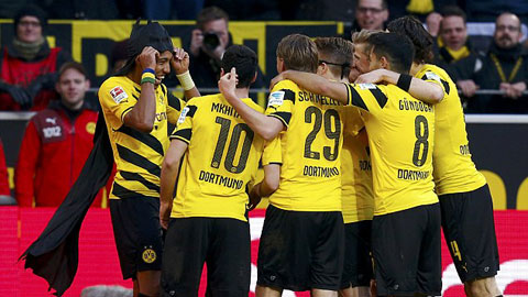 Đả bại Schalke, Dortmund lại mơ Champions League