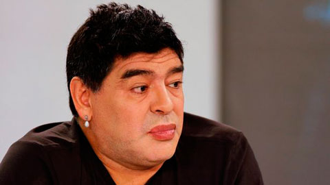 Maradona bỗng… nữ tính  sau khi bơm môi