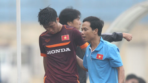 Olympic Việt Nam: Trung vệ Tiến Dũng dính chấn thương nặng
