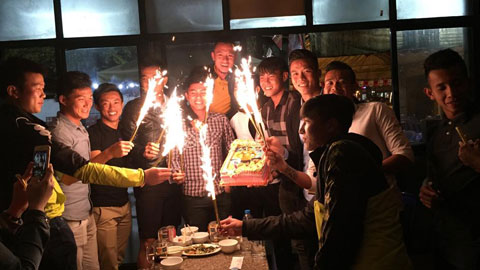 Olympic Việt Nam: Trung vệ Hoàng Lâm hạnh phúc trong ngày sinh nhật