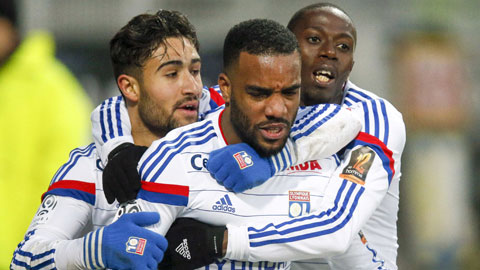 Montpellier 1-5 Lyon: "Sư tử" trở lại ngôi đầu bảng