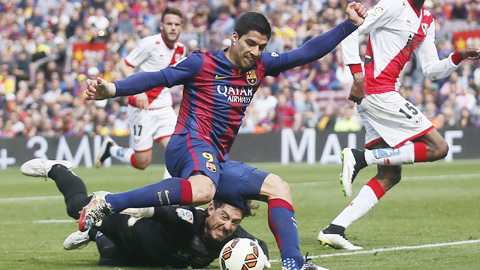Barca: Người hùng mới Luis Suarez