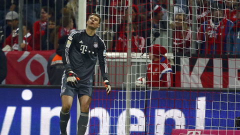 Bayern thua ngay trên sân nhà: Neuer “lên thớt”, Bundesliga hả hê...