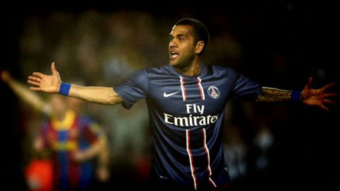 Alves rục rịch tìm nhà ở Paris, chuẩn bị gia nhập PSG