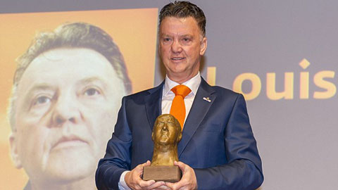 HLV Van Gaal được tôn vinh ở quê nhà