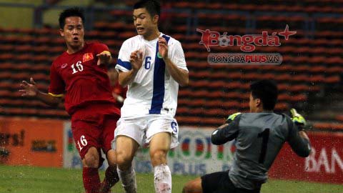 Lập hat-trick, tuyển thủ U23 Việt Nam được ví với... Van Nistelrooy