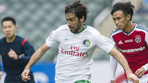 Raul "dọa" Xavi về môi trường bóng đá ở Qatar
