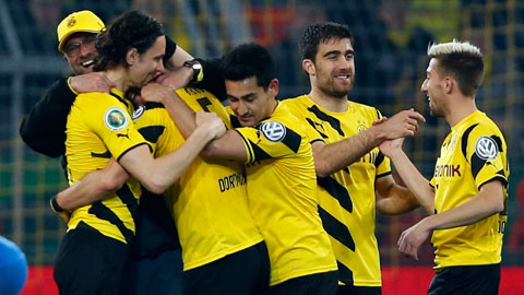 Dortmund trầy trật vào bán kết cúp Quốc gia Đức