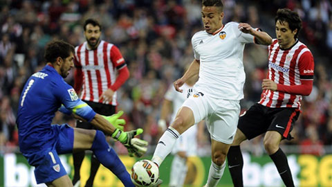 Chia điểm phút cuối, Valencia lỡ cơ hội bám đuổi Atletico