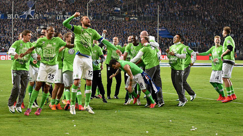 Wolfsburg hẹn Dortmund ở chung kết Cúp QG Đức sau trận thắng vùi dập Bielefeld