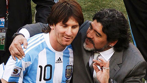 Maradona khen mình ghi bàn đẹp hơn Messi