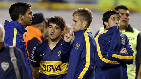 Boca Juniors bị loại khỏi Copa Libertadores vì... cầu thủ Riber Plate bị tấn công