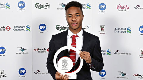 Sterling bị la ó khi nhận giải Cầu thủ trẻ xuất sắc của Liverpool