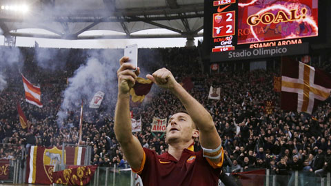 'Selfie' nữa chứ, Francesco Totti?