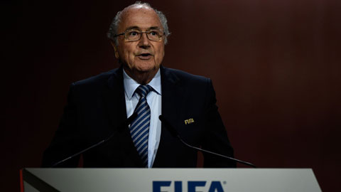 Những thách thức  nào chờ Sepp Blatter sau khi tái đắc cử chủ tịch FIFA?