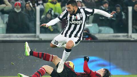 23h00 ngày 30/5, Verona vs Juventus: Vinh danh Toni hay Tevez?