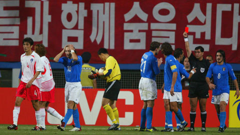 FIFA bị tố giật dây để Hàn Quốc tiến sâu tại World Cup 2002