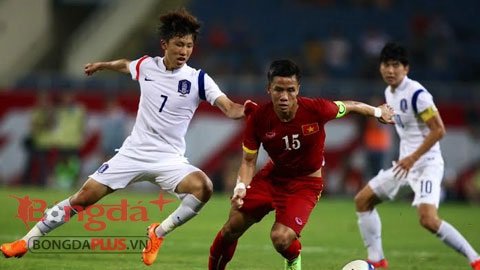 Trước trận gặp U23 Malaysia, HLV Miura dạy các hậu vệ ghi bàn