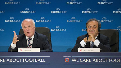 Giới túc cầu hả hê với quyết định của Sepp Blatter