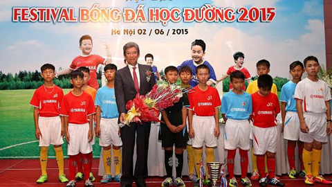 12 đội U13 các trường THCS tranh tài tại VCK “Festival bóng đá học đường U13” năm 2015