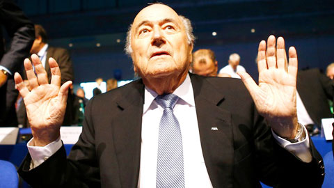 Đằng sau vụ  từ chức của Blatter