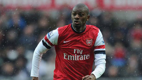 Abou Diaby rời Arsenal sau 9 năm gắn bó