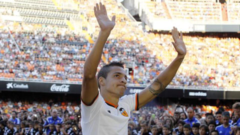 Valencia mua đứt Rodrigo Moreno với giá 30 triệu euro