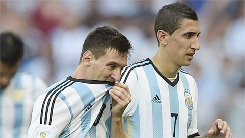 Bình phẩm sau lưng, Messi và Di Maria khiến nội bộ ĐT Argentina dậy sóng