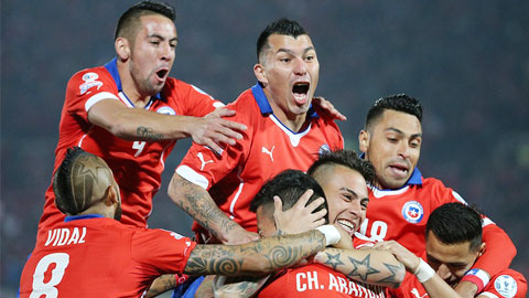 Thắng đậm Bolivia 5-0, Chile vào tứ kết ở ngôi đầu