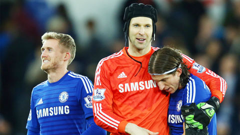 Tổng hợp chuyển nhượng ngày 21/6: Chelsea tặng quà chia tay cho Cech