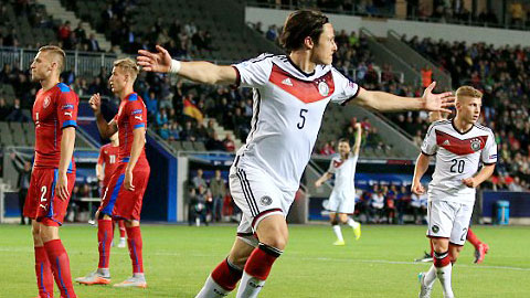VCK U21 châu Âu: Đức vào bán kết ở ngôi nhì bảng