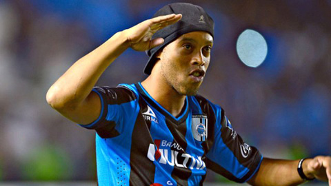 Ronaldinho hội ngộ Eto'o tại đội bóng của Thổ