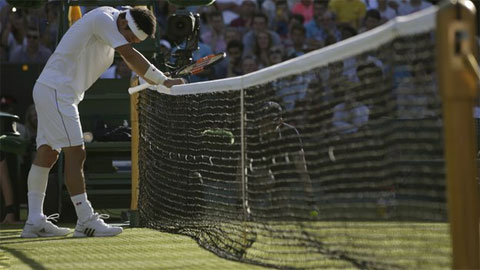 Kei Nishikori rút lui, Djokovic và Sharapova thẳng tiến vào vòng 3 Wimbledon