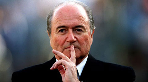Chủ tịch FIFA Sepp Blatter phát biểu đầy thách thức trước báo giới