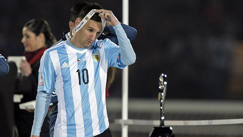Messi từ chối nhận giải Cầu thủ xuất sắc nhất Copa America 2015