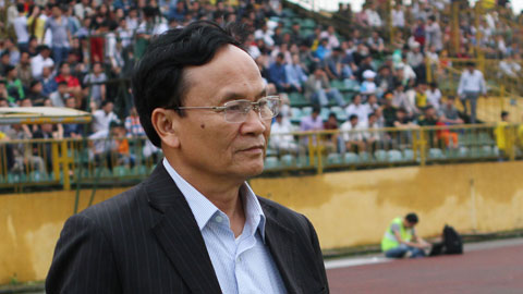 Chủ tịch SLNA Nguyễn Hồng Thanh: 'Bóng đá trẻ Nghệ An đang chảy máu vì tiền'