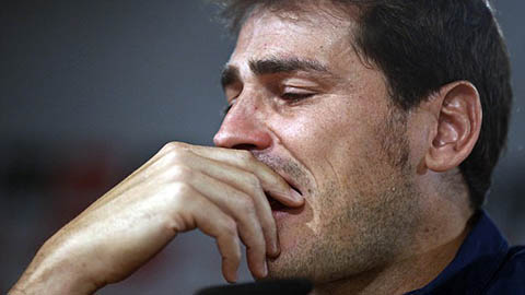 Casillas rơi lệ khi nói lời từ biệt Real