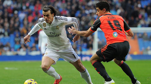 Benitez sẽ trả Bale về cánh trái