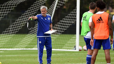 HLV Mourinho hứa sẽ gia hạn hợp đồng với Chelsea