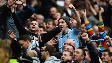 Man City phá kỉ lục bán vé cả mùa
