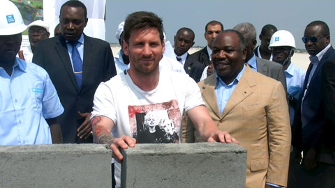 Messi & viên gạch giá 3,5 triệu euro