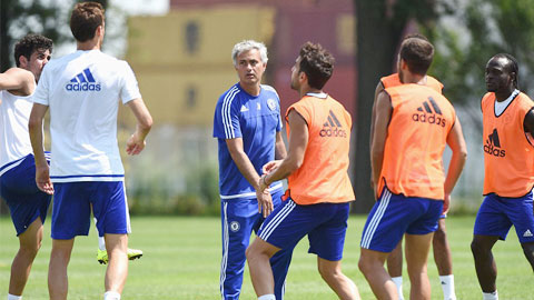 Phỏng vấn Mourinho: Thủ lĩnh mới của Chelsea, đồng nghiệp và những trăn trở về danh hiệu