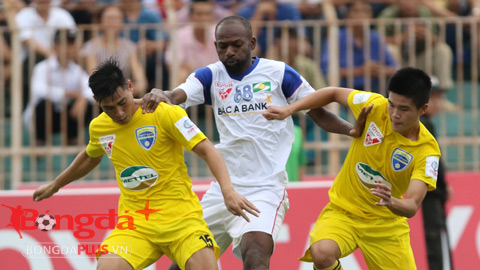 Vòng 19 V.League 2015: Hạ SLNA 2-1, FLC Thanh Hóa bám sát B.BD